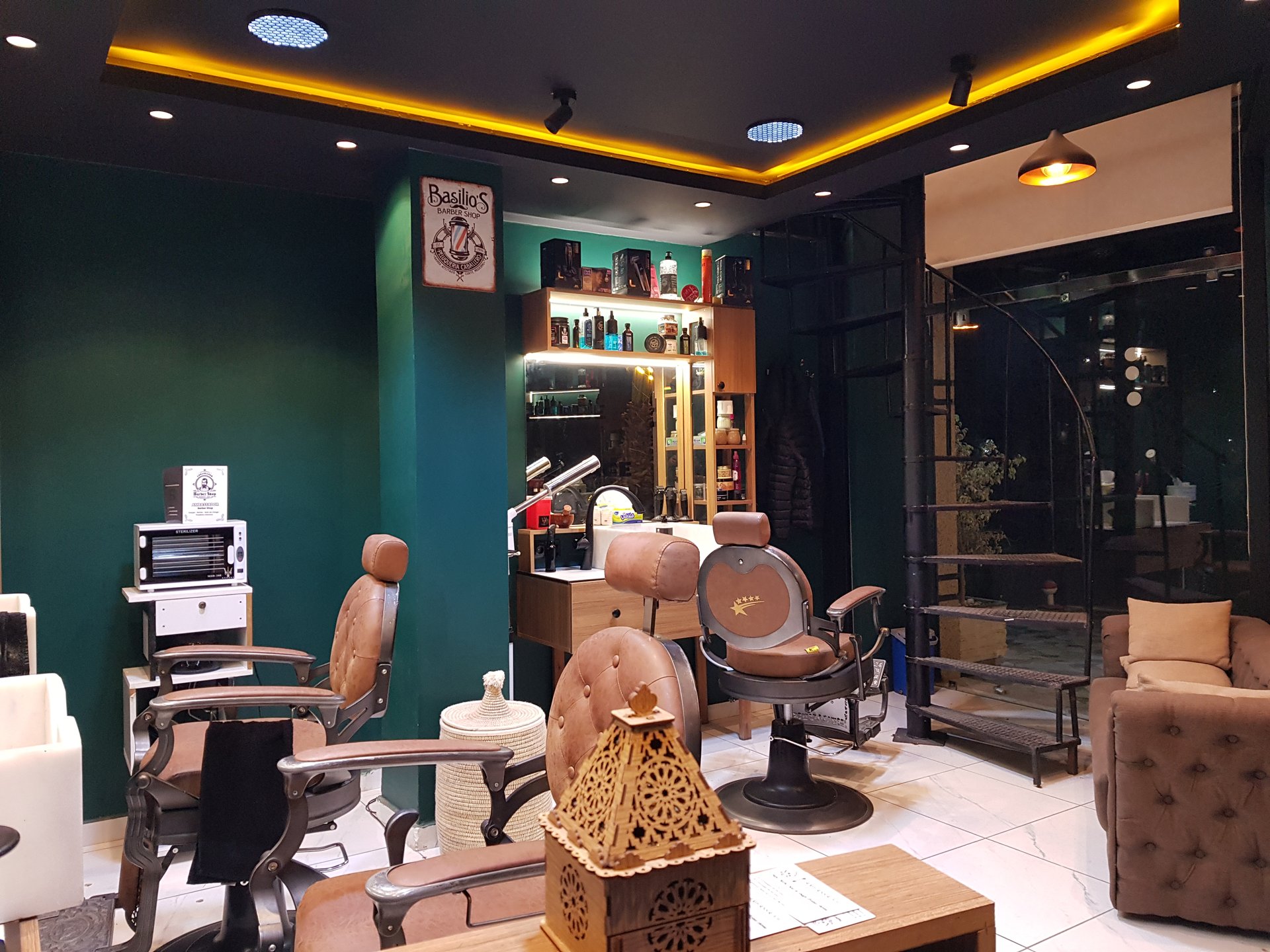 Ambassador Barbershop intérieur